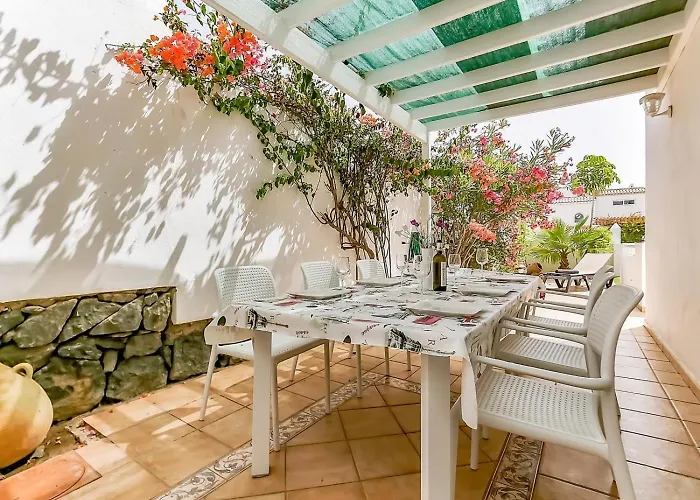 Casa Leo Holiday home *