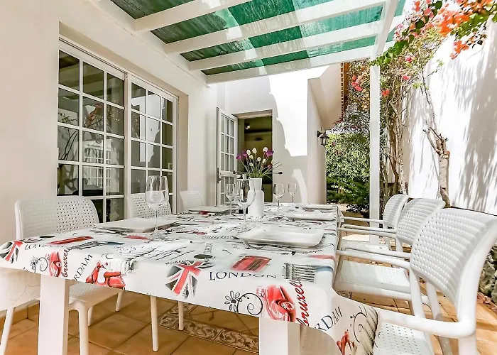 Holiday home Casa Leo